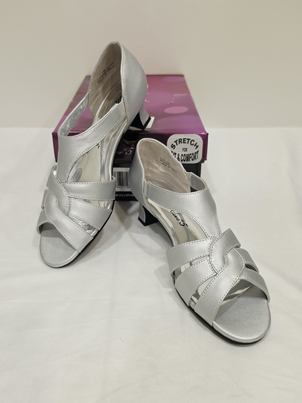 easy street Silver Satin Essie Wide Size 7 Strappy Low Heel Sandals